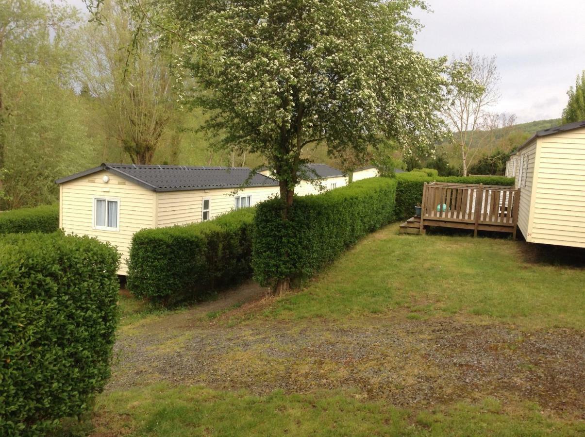 Camping Du Pont De St Gal Saint-Gal-sur-Sioule Exteriér fotografie