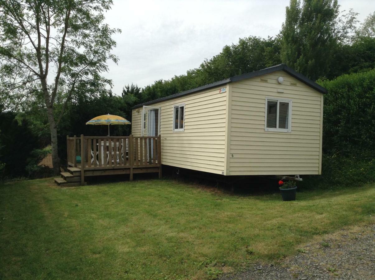 Camping Du Pont De St Gal Saint-Gal-sur-Sioule Exteriér fotografie