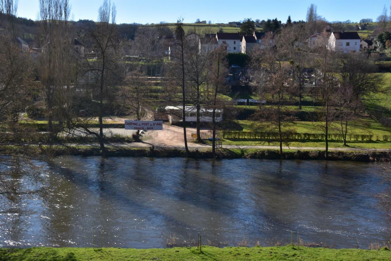 Camping Du Pont De St Gal Saint-Gal-sur-Sioule Exteriér fotografie