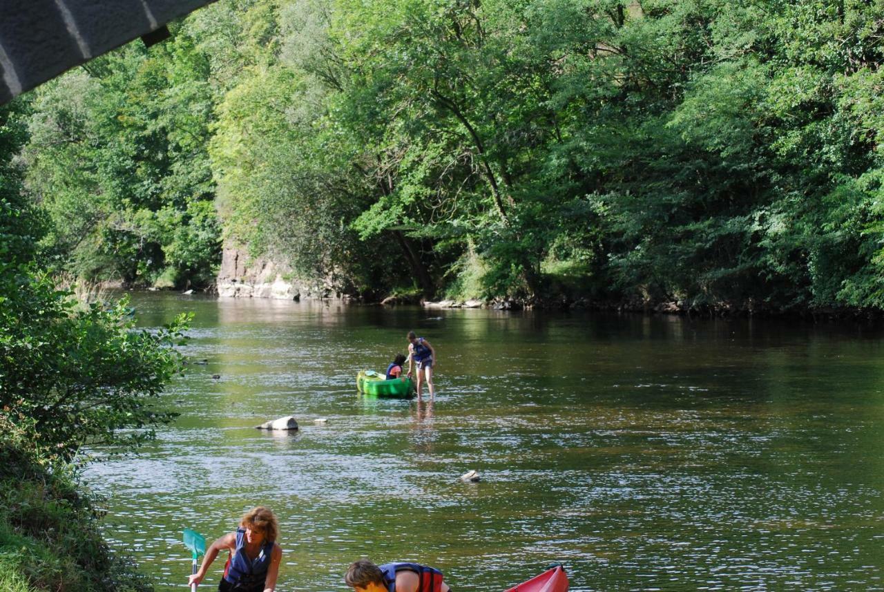 Camping Du Pont De St Gal Saint-Gal-sur-Sioule Exteriér fotografie